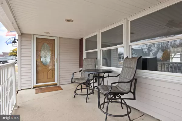 11 QUICKSET RD, Levittown, PA 19057