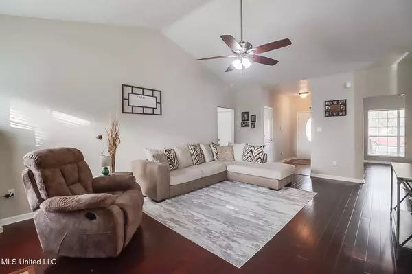 6713 S Rue Mornay, Biloxi, MS 39532