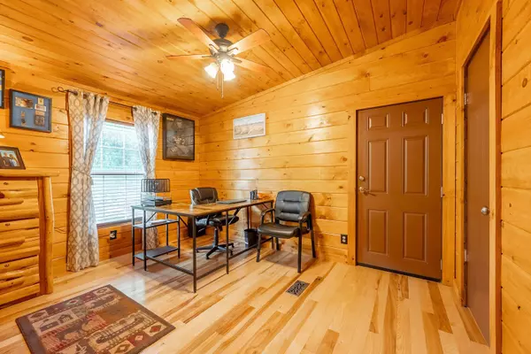 2537 Old Baltimore RD, Draper, VA 24324