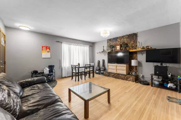 2018 Cottonwood Cres SE, Calgary, AB T2B 1R1