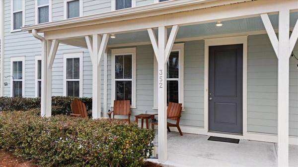 352 Great Lawn Dr, Summerville, SC 29486