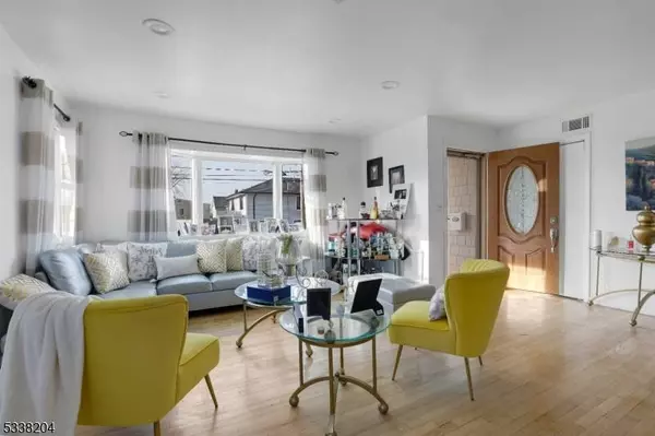 31 Hillcrest Ave, Lodi Boro, NJ 07644