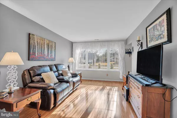 11 STAFFORDSHIRE RD, Cherry Hill, NJ 08003