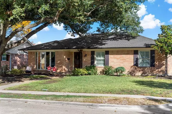 904 Vinecrest Lane, Richardson, TX 75080