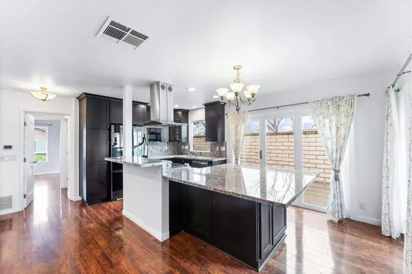 140 Orchard, Irvine, CA 92618-4559