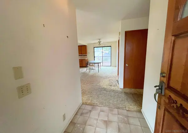 1466 Conway Dr, Escondido, CA 92027