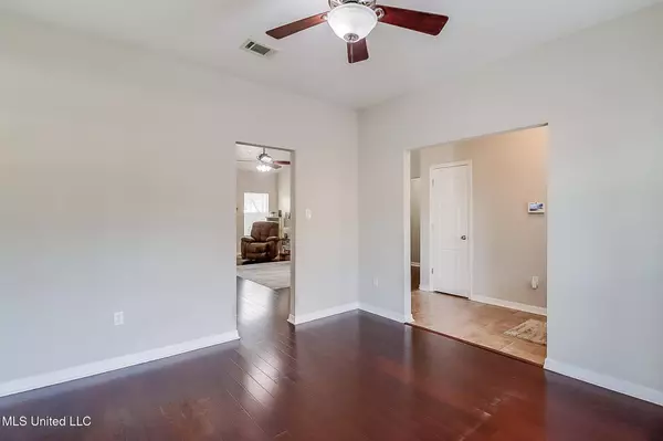 6713 S Rue Mornay, Biloxi, MS 39532