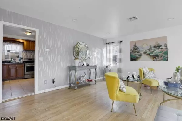 31 Hillcrest Ave, Lodi Boro, NJ 07644