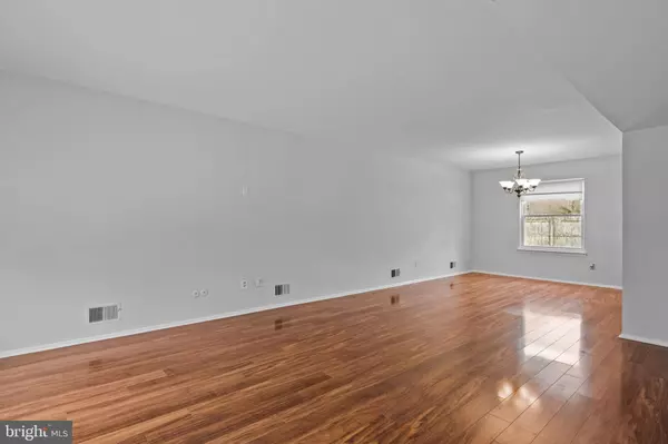 19 PIERSON DR, Hillsborough, NJ 08844