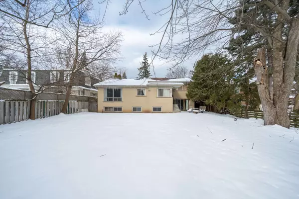 37 Danville DR, Toronto C12, ON M2P 1J2