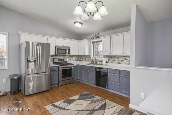 100 W JENSEN CIR, Wasilla, AK 99654