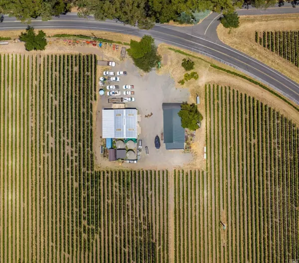 2141 Cuttings Wharf RD, Napa, CA 94559