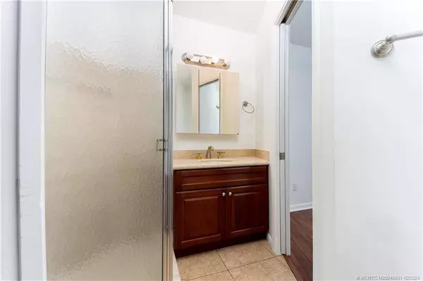 1985 NE Collins CIR #2-30, Jensen Beach, FL 34957