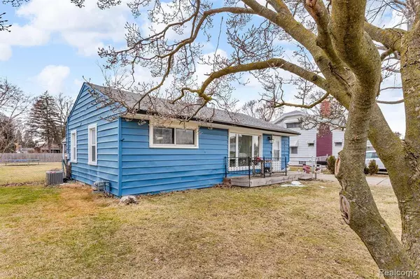 24575 CUNNINGHAM Avenue, Warren, MI 48091