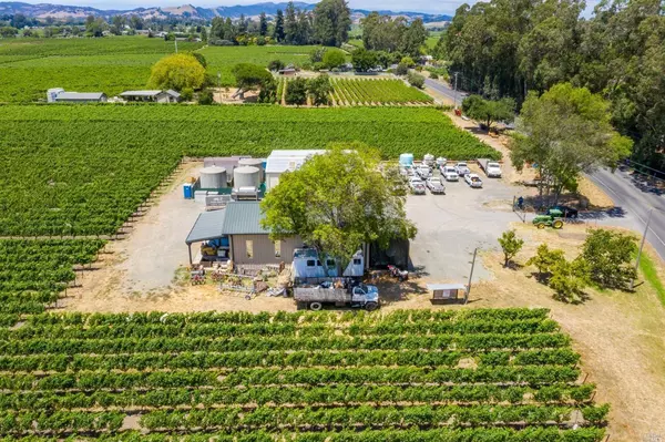 2141 Cuttings Wharf RD, Napa, CA 94559