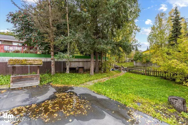 5209 Caribou AVE, Anchorage, AK 99508