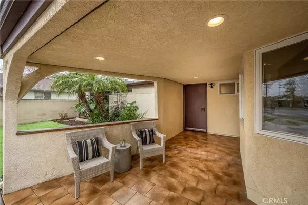 11422 Harrisburg RD, Los Alamitos, CA 90720