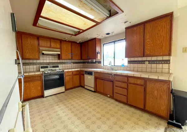 1466 Conway Dr, Escondido, CA 92027