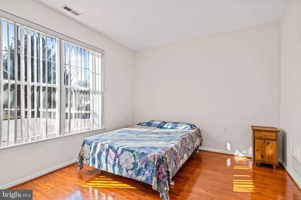 16 TULIP CT, Marlton, NJ 08053