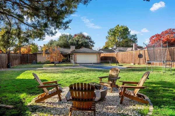 904 Vinecrest Lane, Richardson, TX 75080