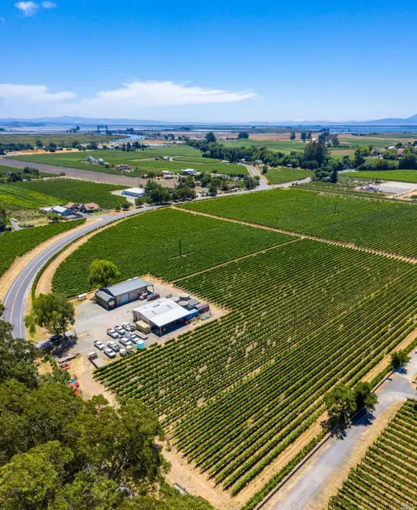 2141 Cuttings Wharf RD, Napa, CA 94559