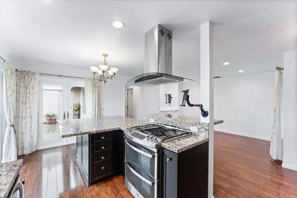 140 Orchard, Irvine, CA 92618-4559