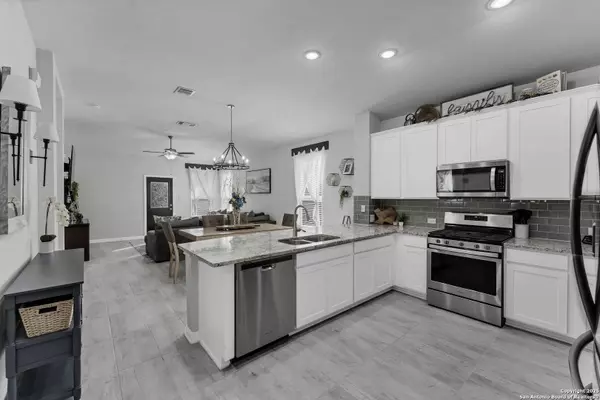 11726 TROUBADOUR TRL, San Antonio, TX 78245-2068