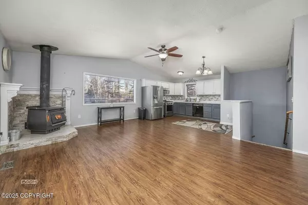 100 W JENSEN CIR, Wasilla, AK 99654