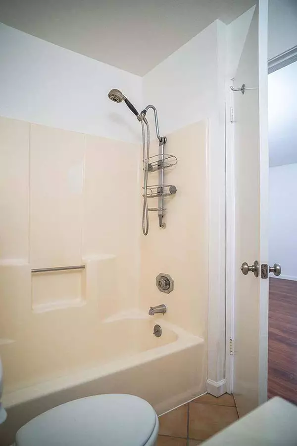 25090 Copa Del Oro DR 202, Hayward, CA 94545