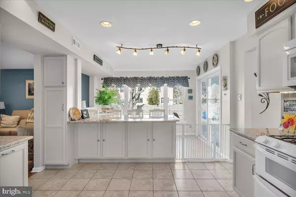 11 STAFFORDSHIRE RD, Cherry Hill, NJ 08003