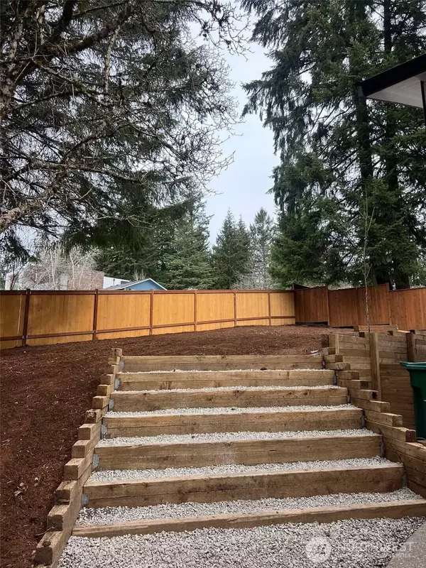 9118 169th CT NE, Redmond, WA 98052