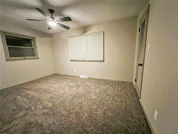 7806 Donnelly AVE, Kansas City, MO 64138