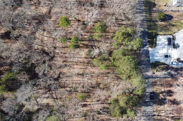 710 Breezewood DR, Charlotte, NC 28262