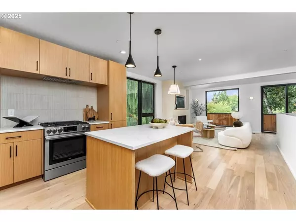 4611 N Campbell, Portland, OR 97217