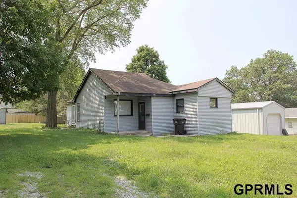 208 W Dewey Street, Cook, NE 68329