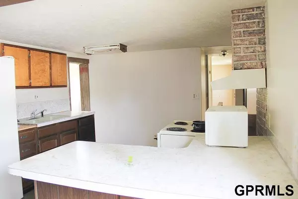 208 W Dewey Street, Cook, NE 68329