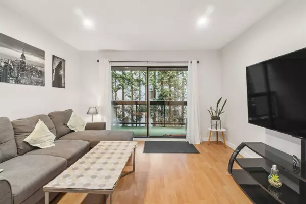 6105 KINGSWAY #203, Burnaby, BC V5J 5C7