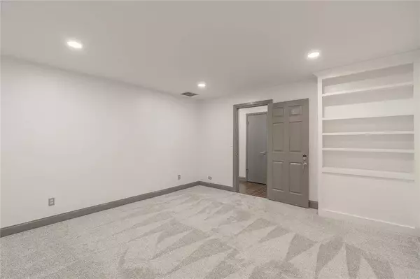 6817 S Shartel AVE, Oklahoma City, OK 73139