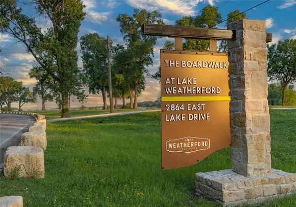 2431 E Lake Drive, Weatherford, TX 76087