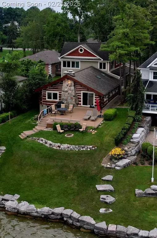 4474 Cass Elizabeth Road, Waterford, MI 48328