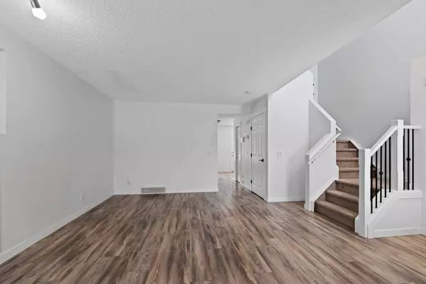 133 Covepark CRES NE, Calgary, AB T3K 5X7