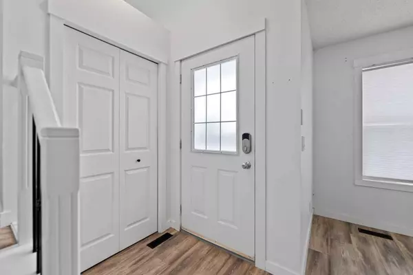 133 Covepark CRES NE, Calgary, AB T3K 5X7