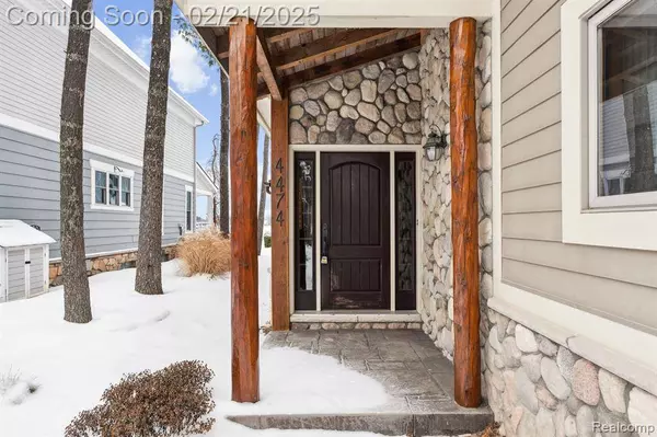 4474 Cass Elizabeth Road, Waterford, MI 48328