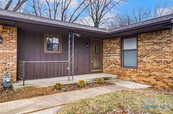 507 Mckinley DR, Bowling Green, OH 43402