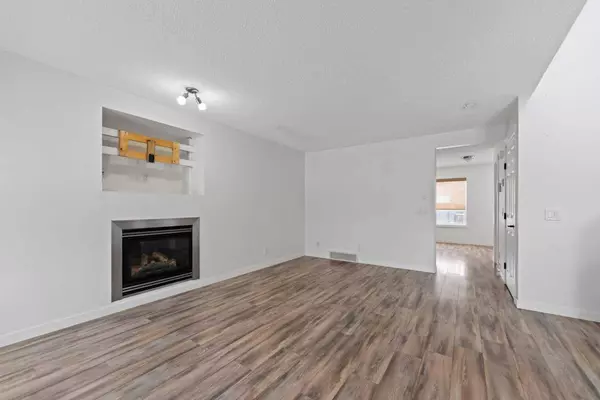 133 Covepark CRES NE, Calgary, AB T3K 5X7