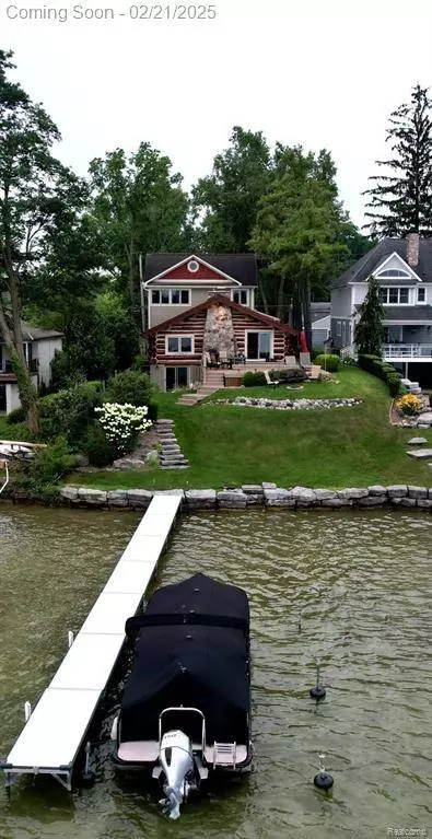 4474 Cass Elizabeth Road, Waterford, MI 48328