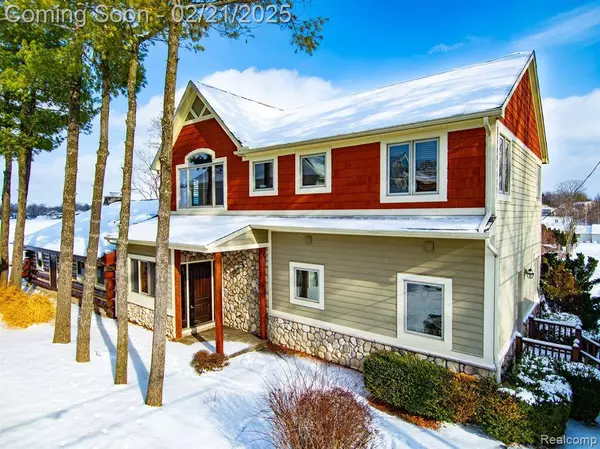 4474 Cass Elizabeth Road, Waterford, MI 48328