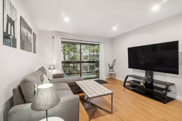 6105 KINGSWAY #203, Burnaby, BC V5J 5C7