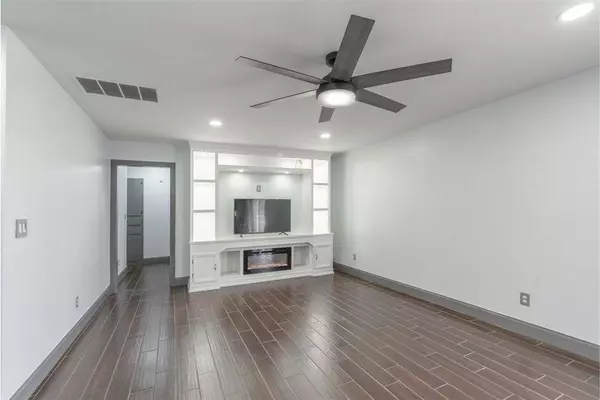 6817 S Shartel AVE, Oklahoma City, OK 73139