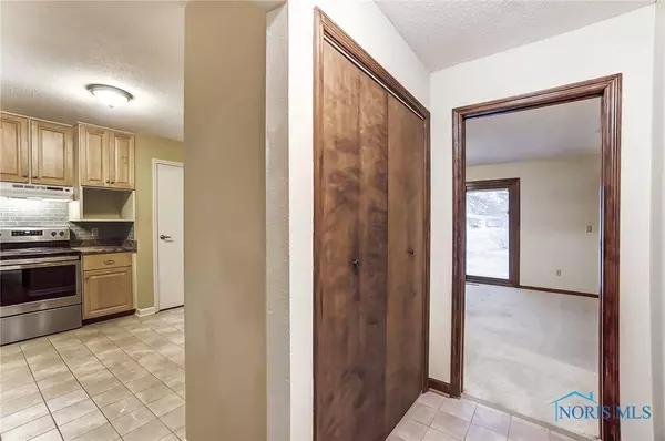 507 Mckinley DR, Bowling Green, OH 43402